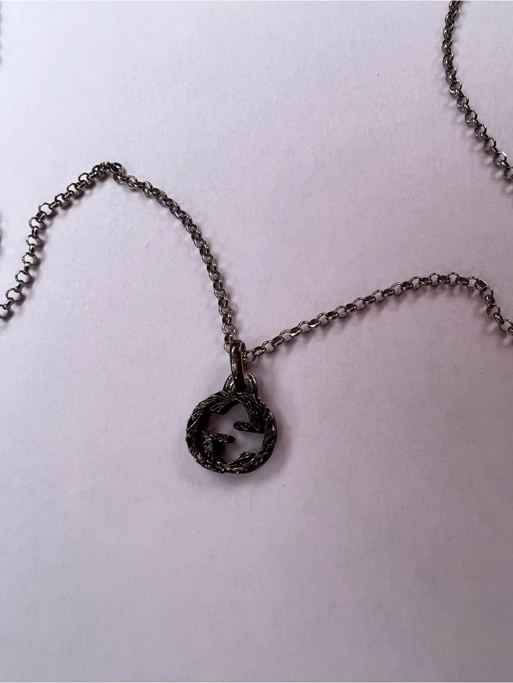 Gucci Silver Interlocking G Rope-Edge Pendant Necklace